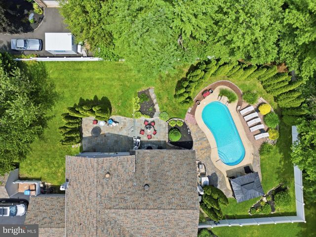 1002 TANNERIE RUN RD, Ambler, PA 19002