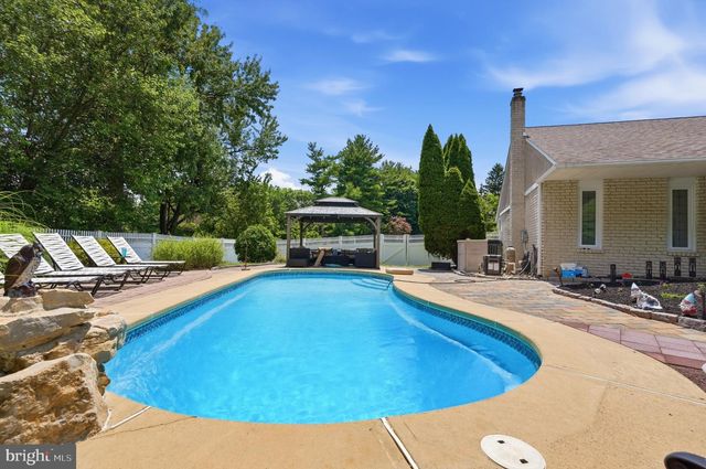 1002 TANNERIE RUN RD, Ambler, PA 19002