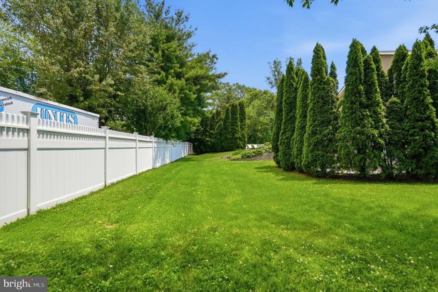 1002 TANNERIE RUN RD, Ambler, PA 19002
