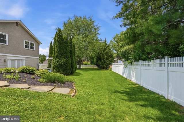 1002 TANNERIE RUN RD, Ambler, PA 19002