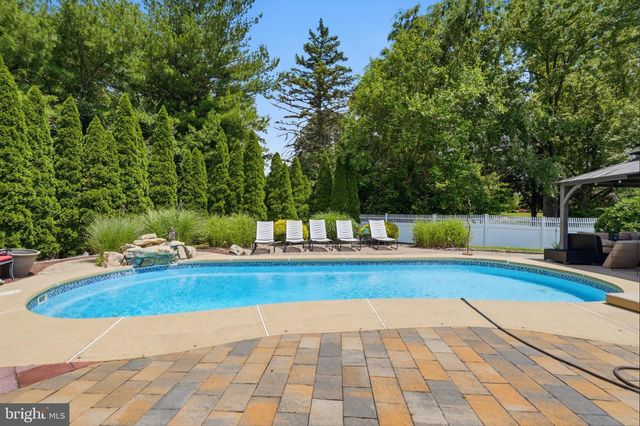 1002 TANNERIE RUN RD, Ambler, PA 19002