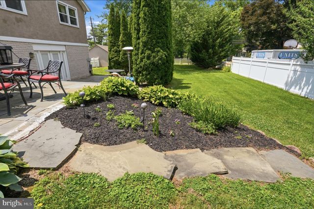 1002 TANNERIE RUN RD, Ambler, PA 19002