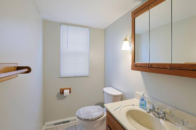 8488 Holiday Hills Drive, Cincinnati, OH 45255