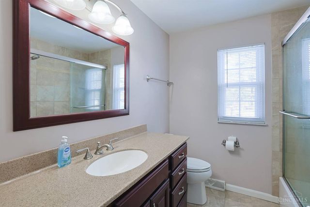 8488 Holiday Hills Drive, Cincinnati, OH 45255