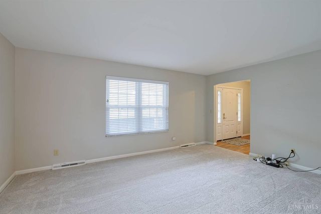 8488 Holiday Hills Drive, Cincinnati, OH 45255