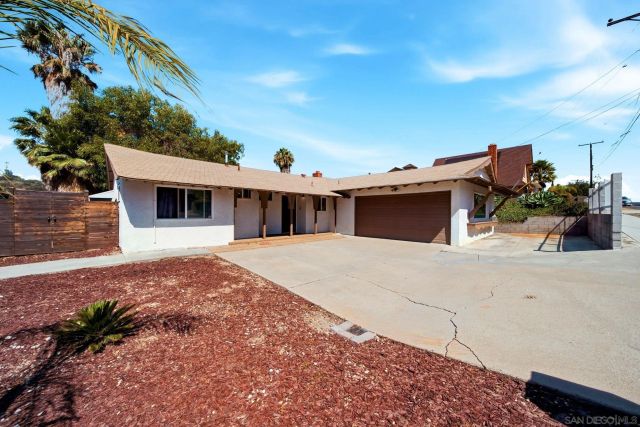 206 Los Reyes Dr, San Diego, CA 92114