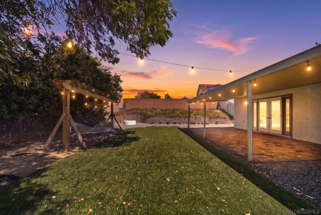 206 Los Reyes Dr, San Diego, CA 92114
