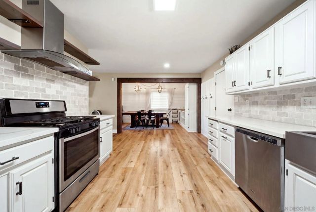 206 Los Reyes Dr, San Diego, CA 92114