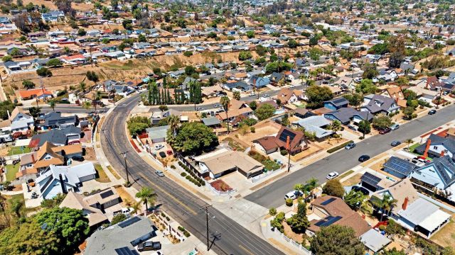 206 Los Reyes Dr, San Diego, CA 92114