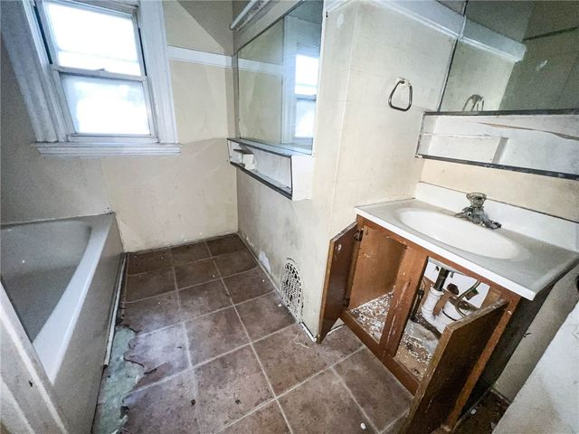 365 Glenwood Avenue, Rochester, NY 14613