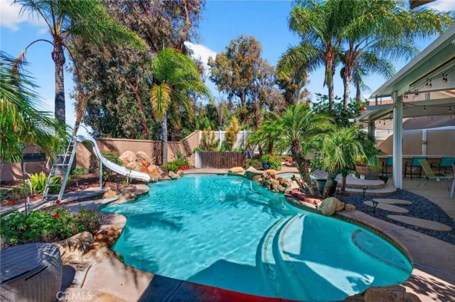 43399 Calle Nacido, Temecula, CA 92592