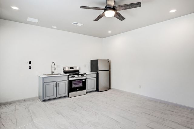 505 12th Avenue SE, Albuquerque, NM 87124