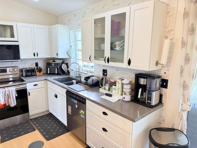 18887 N 42nd Road N, Loxahatchee, FL 33470