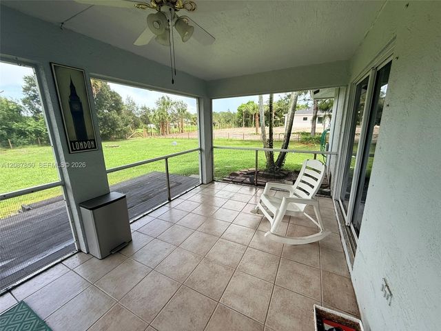 18887 N 42nd Road N, Loxahatchee, FL 33470
