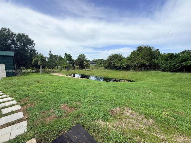 18887 N 42nd Road N, Loxahatchee, FL 33470