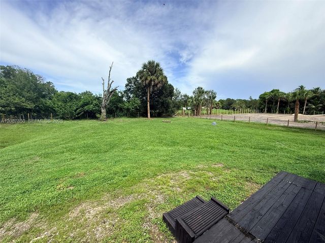 18887 N 42nd Road N, Loxahatchee, FL 33470
