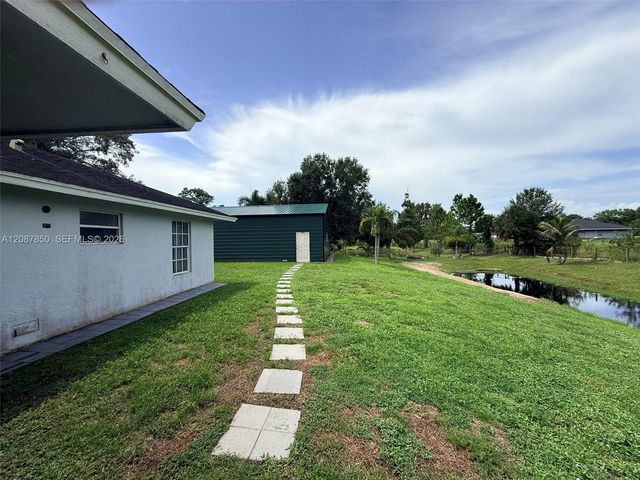 18887 N 42nd Road N, Loxahatchee, FL 33470