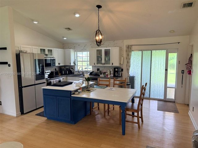 18887 N 42nd Road N, Loxahatchee, FL 33470