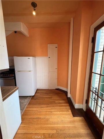 2121 James M Wood 412, Los Angeles, CA 90006