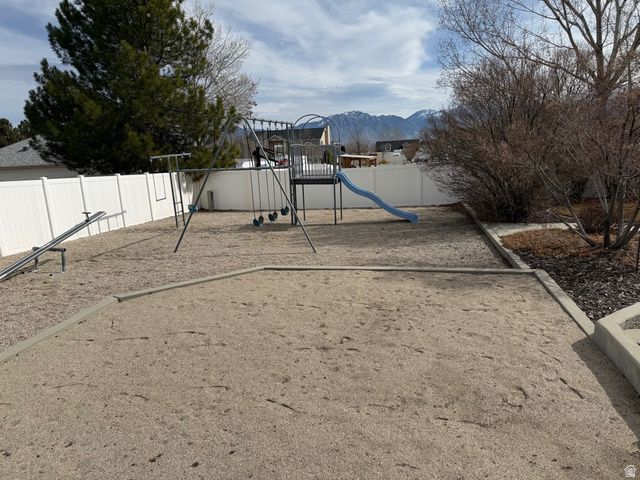 7125 S CASE MOUNTAIN CV, West Jordan, UT 84081