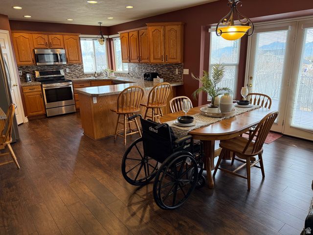 7125 S CASE MOUNTAIN CV, West Jordan, UT 84081