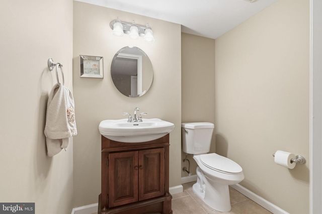 175 PIPERS INN DR, Fountainville, PA 18923