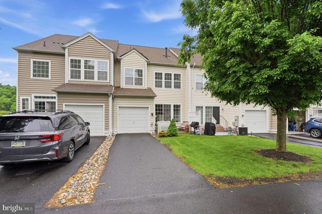 175 PIPERS INN DR, Fountainville, PA 18923