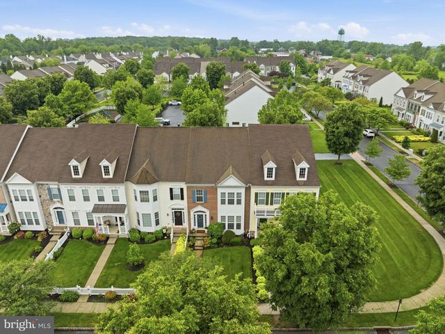 175 PIPERS INN DR, Fountainville, PA 18923