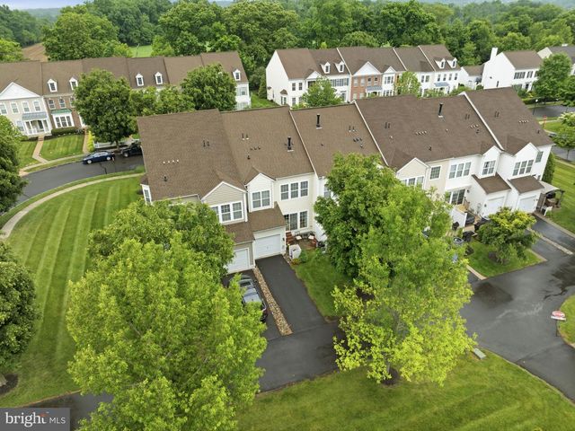 175 PIPERS INN DR, Fountainville, PA 18923