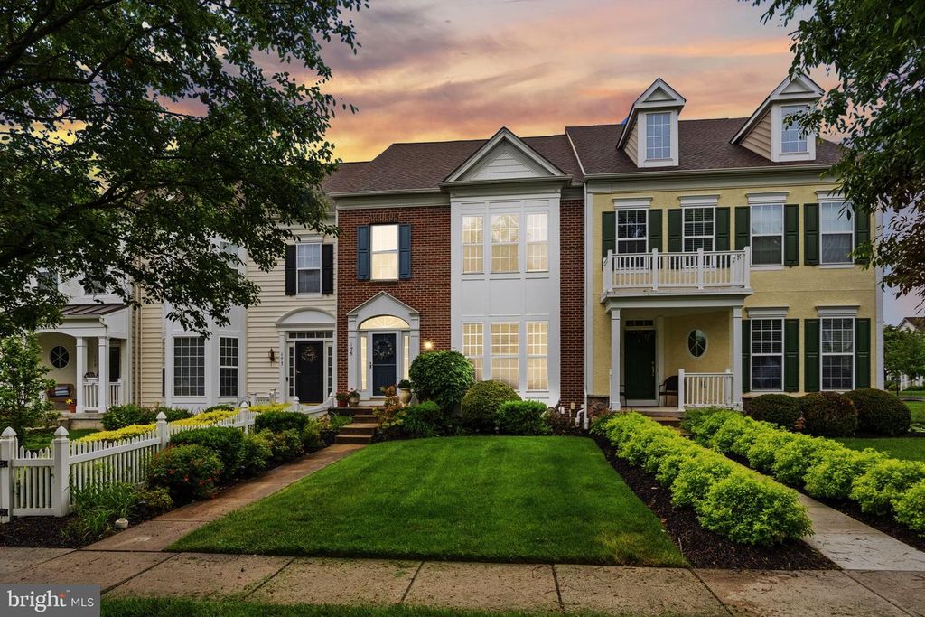 175 PIPERS INN DR, Fountainville, PA 18923