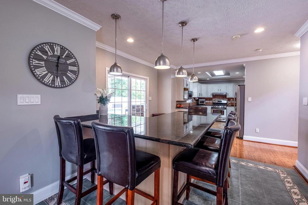 Image 13 of property listing at 2905-B CHESTNUT DR, Waldorf, MD 20603