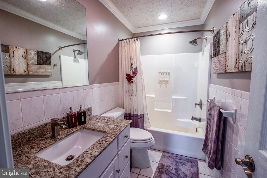 Image 21 of property listing at 2905-B CHESTNUT DR, Waldorf, MD 20603
