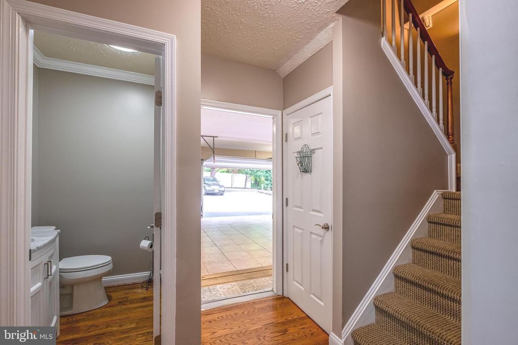 Image 26 of property listing at 2905-B CHESTNUT DR, Waldorf, MD 20603