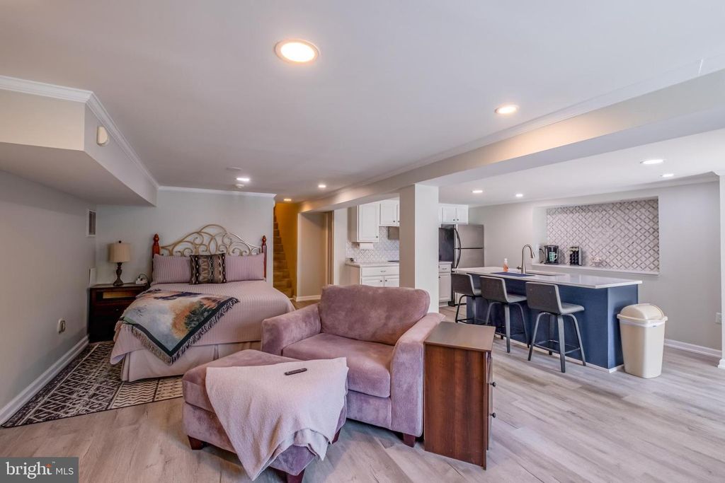 Image 28 of property listing at 2905-B CHESTNUT DR, Waldorf, MD 20603