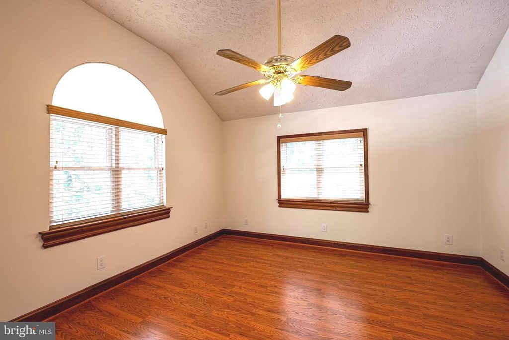 Image 38 of property listing at 2905-B CHESTNUT DR, Waldorf, MD 20603