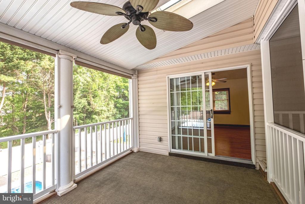 Image 41 of property listing at 2905-B CHESTNUT DR, Waldorf, MD 20603