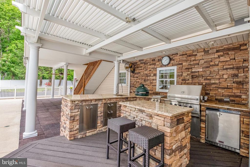 Image 43 of property listing at 2905-B CHESTNUT DR, Waldorf, MD 20603
