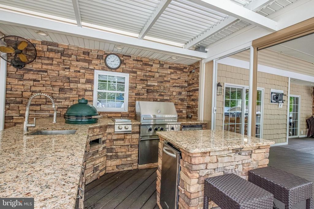 Image 44 of property listing at 2905-B CHESTNUT DR, Waldorf, MD 20603