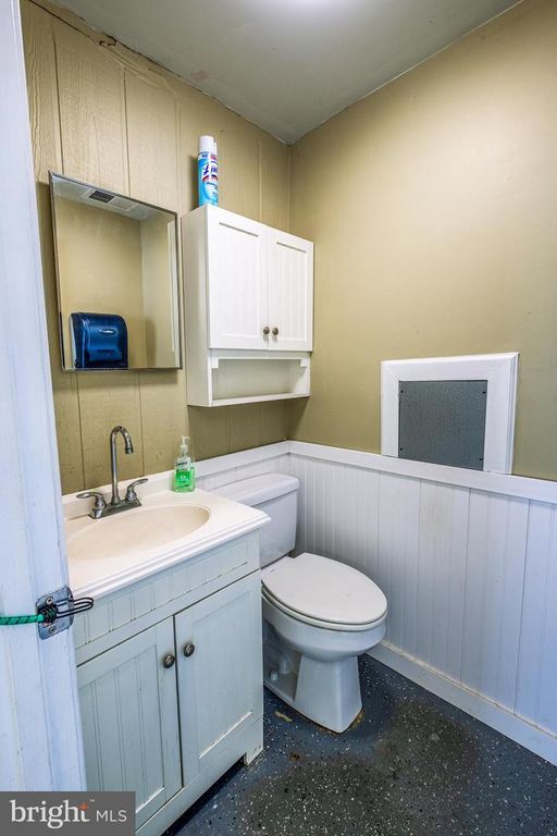 Image 54 of property listing at 2905-B CHESTNUT DR, Waldorf, MD 20603
