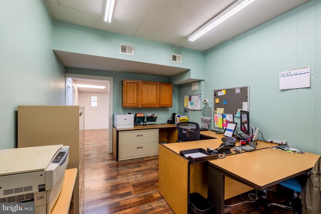 Image 59 of property listing at 2905-B CHESTNUT DR, Waldorf, MD 20603