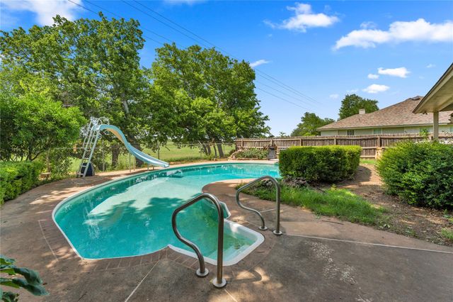 264 Turkey Run, Meadowlakes, TX 78654
