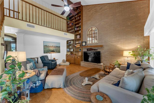 264 Turkey Run, Meadowlakes, TX 78654