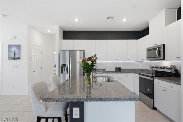 6155 Garden Oasis Street, Las Vegas, NV 89148