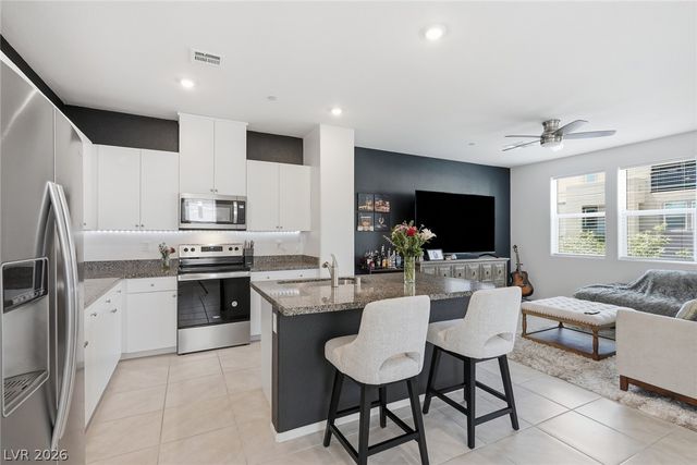 6155 Garden Oasis Street, Las Vegas, NV 89148