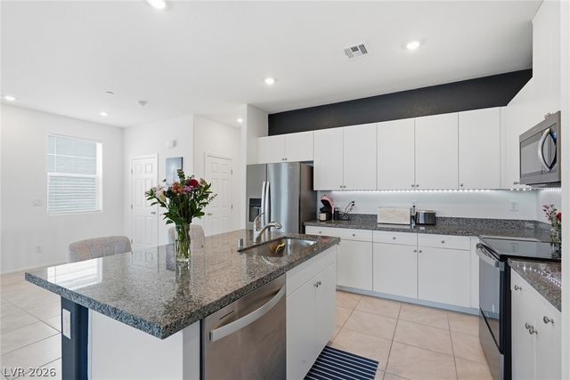 6155 Garden Oasis Street, Las Vegas, NV 89148