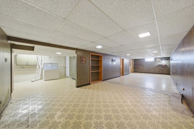 18131 Loomis Avenue, Homewood, IL 60430