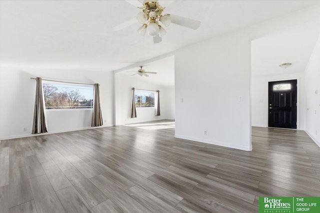 9307 Clubhouse Circle, Plattsmouth, NE 68048