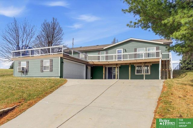 9307 Clubhouse Circle, Plattsmouth, NE 68048
