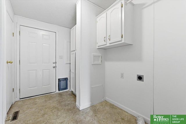 9307 Clubhouse Circle, Plattsmouth, NE 68048