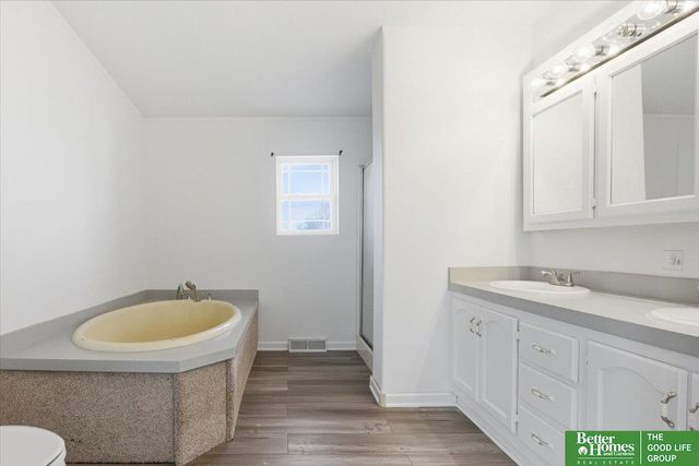9307 Clubhouse Circle, Plattsmouth, NE 68048